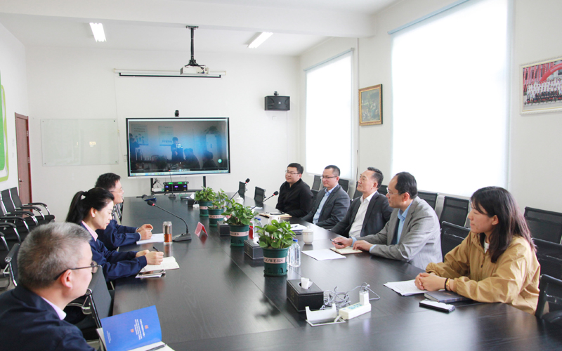 城陽區(qū)政協(xié)主席高尚倫一行蒞臨青島中新華美調研