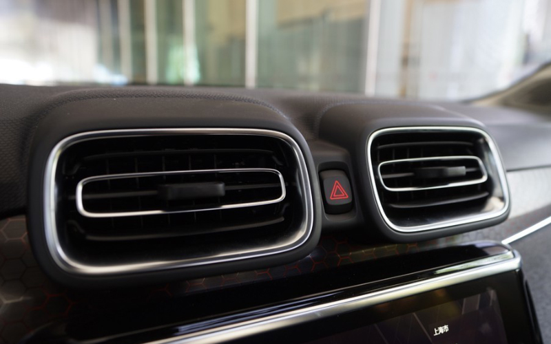 汽車空調出風口