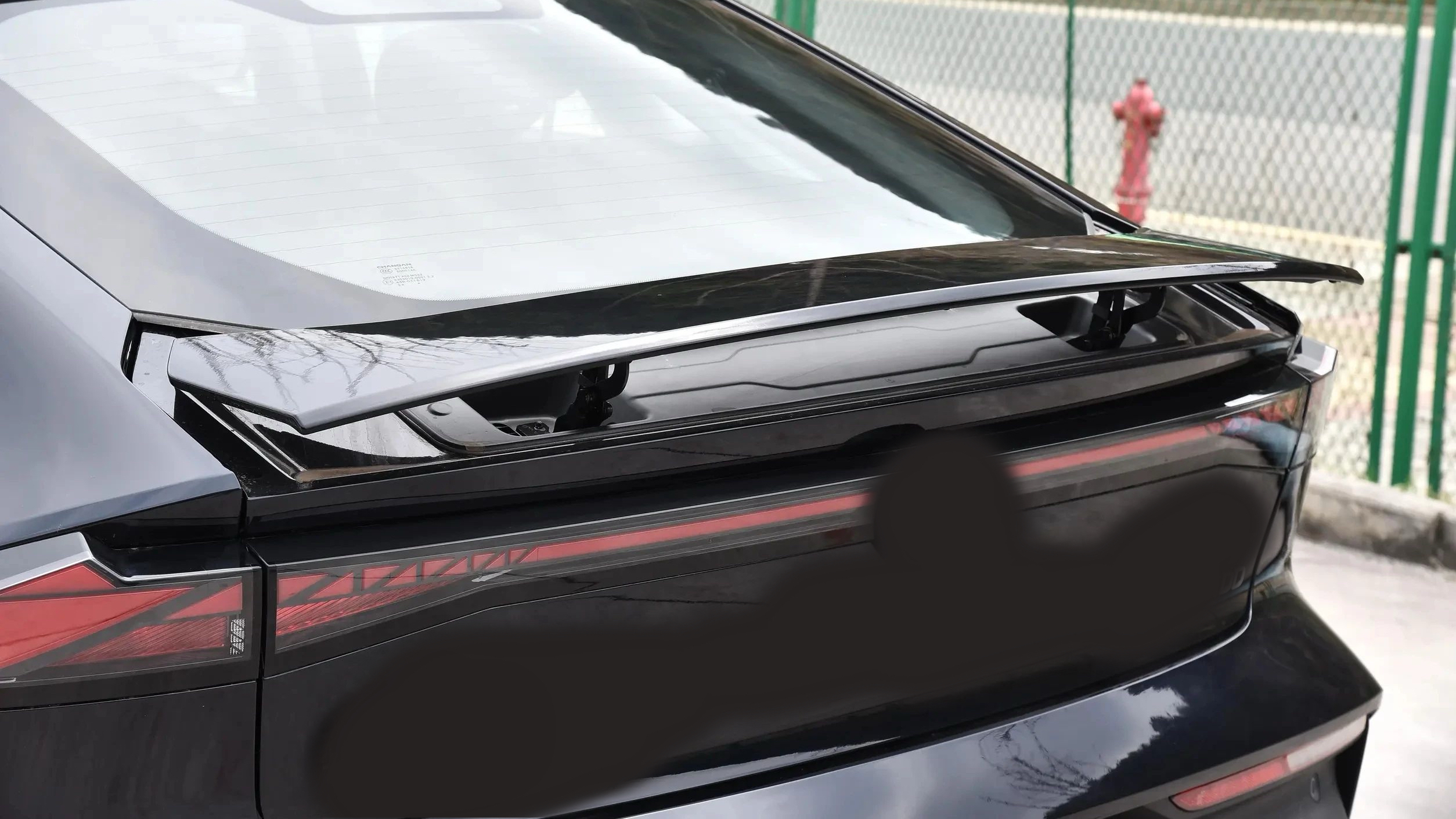 滿足車燈輕量化需求，中新華美染色亞克力材料優(yōu)勢介紹