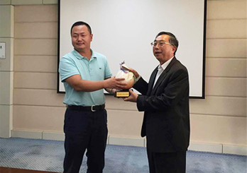 新時(shí)代攜手并進(jìn)、合作共贏(yíng)，開(kāi)創(chuàng)美好未來(lái)