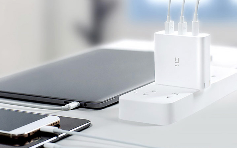 安全用電，手機充電器外殼是阻燃PC材料選擇很關(guān)鍵！