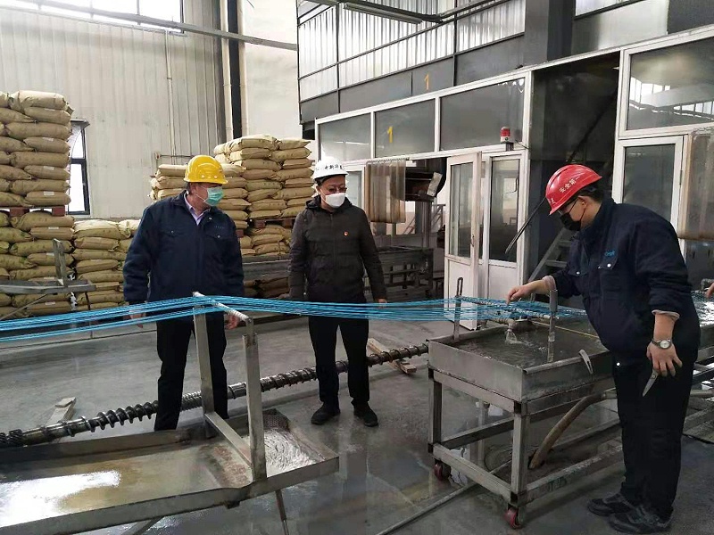 街道領(lǐng)導(dǎo)來中新華美檢查防疫和應(yīng)急生產(chǎn)工作