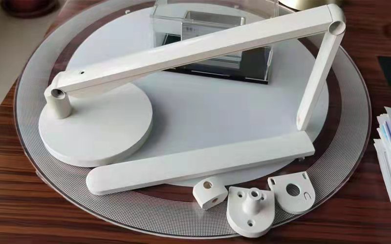 智能臺(tái)燈燈桿一般用什么材料，中新華美改性塑料小編為您介紹