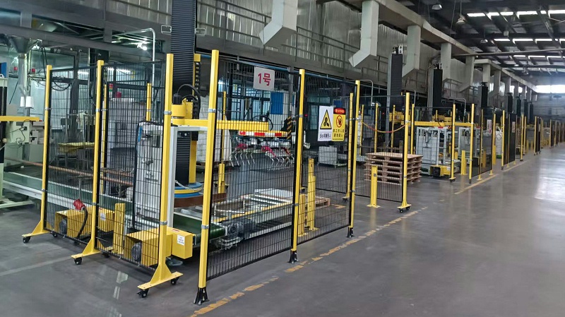 現(xiàn)代化車(chē)間--青島中新華美塑料有限公司