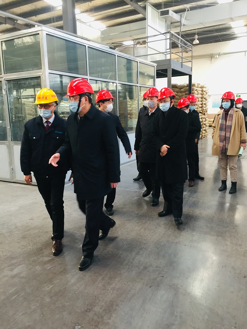 青島市委常委、統(tǒng)戰(zhàn)部部長(zhǎng)王久軍、市委臺(tái)港澳辦主任紀(jì)家棟、城陽(yáng)區(qū)區(qū)長(zhǎng)解宏勁、區(qū)委常委、統(tǒng)戰(zhàn)部部長(zhǎng)高尚倫一行蒞臨我司考察