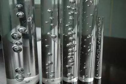 塑料注塑加工過程中出現(xiàn)塑料制品氣泡問題，應(yīng)該如何解決？